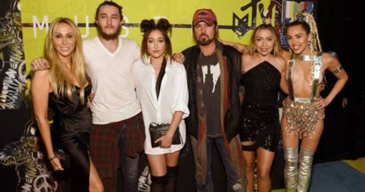 All of Miley Cyrus Siblings in Order, from Noah to Brandi