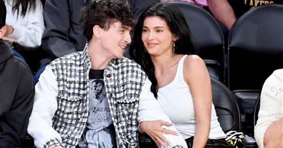 Bellamy Young | Boyfriend, Kids and Relationship Timeline ·