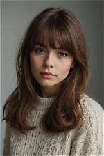Bottleneck Bangs Are the Daintier Take on Curtain Bangs