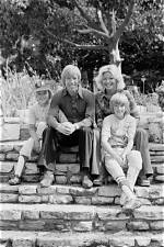 Dianne Holechek – Bio, Children and Grandchildren of Chuck Norris’ Ex-Wife