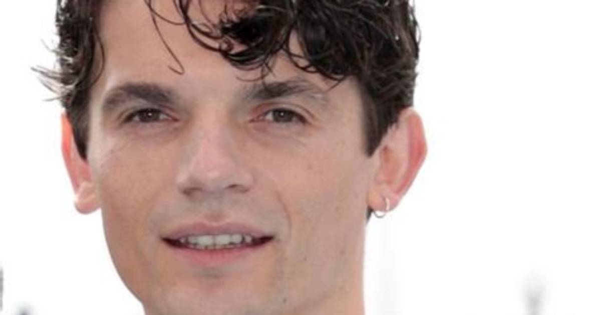 Edward Bluemel's Captivating Face: a Detailed Exploration