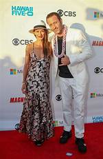 How Tall Is Alex O'loughlin ·