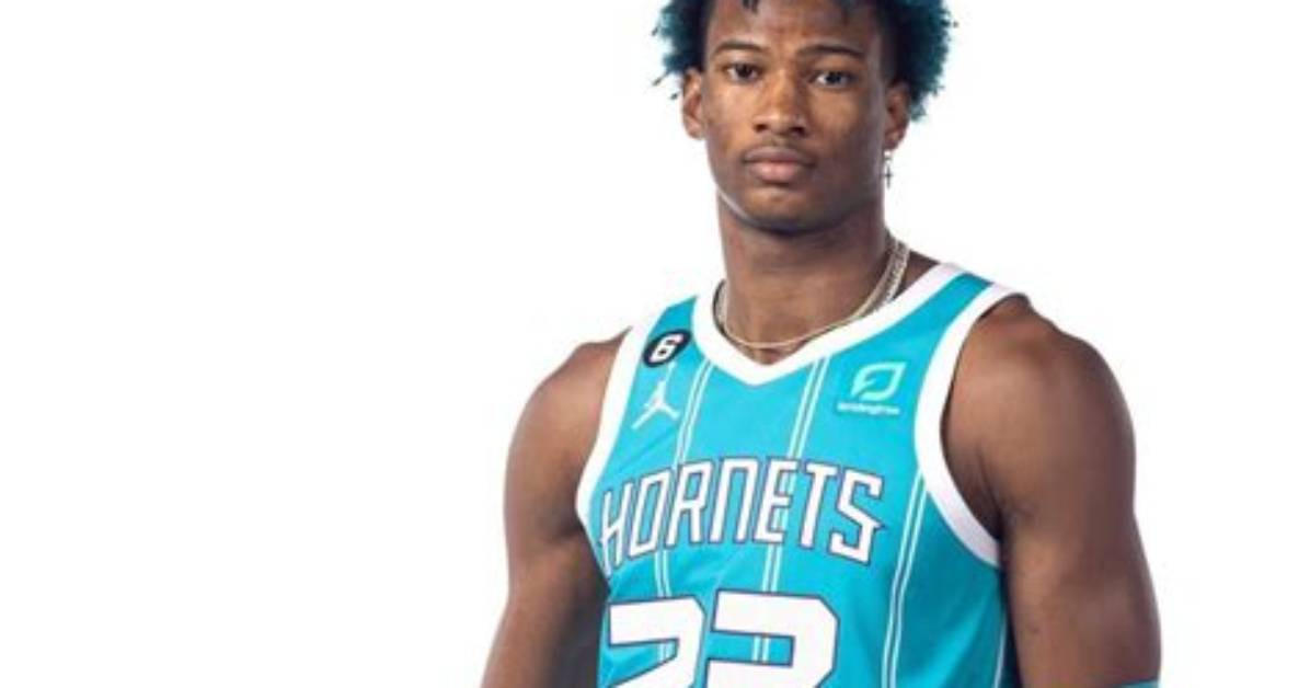 Is Kai Jones Gay or Does He Have Girlfriend?