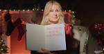 Jennifer Coolidge Reads 'The Night Before Christmas'