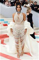 Meet Two Iconic Stars: Kim Kardashian's Curious Encounter with Bette Midler
