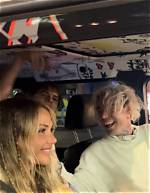 Mod Sun Kisses Sahara Ray Five Months After Avril Lavigne Split Hollywood Life ·