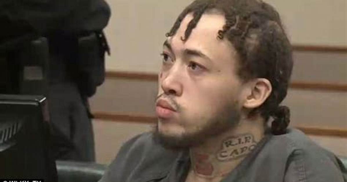 Mom Dragged from Court for Lunging at Sons' Accused Killer