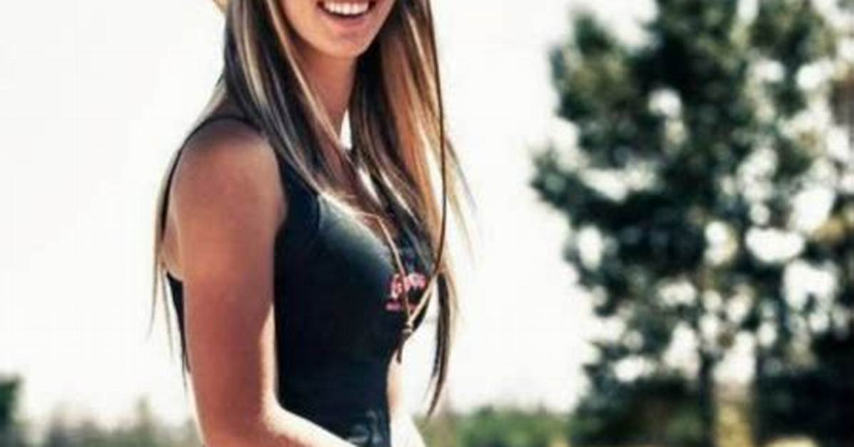 Paige Wyatt Bio, Wiki, Age, Height, Family, Husband, 2022, Instagram Accident, and Net Worth.