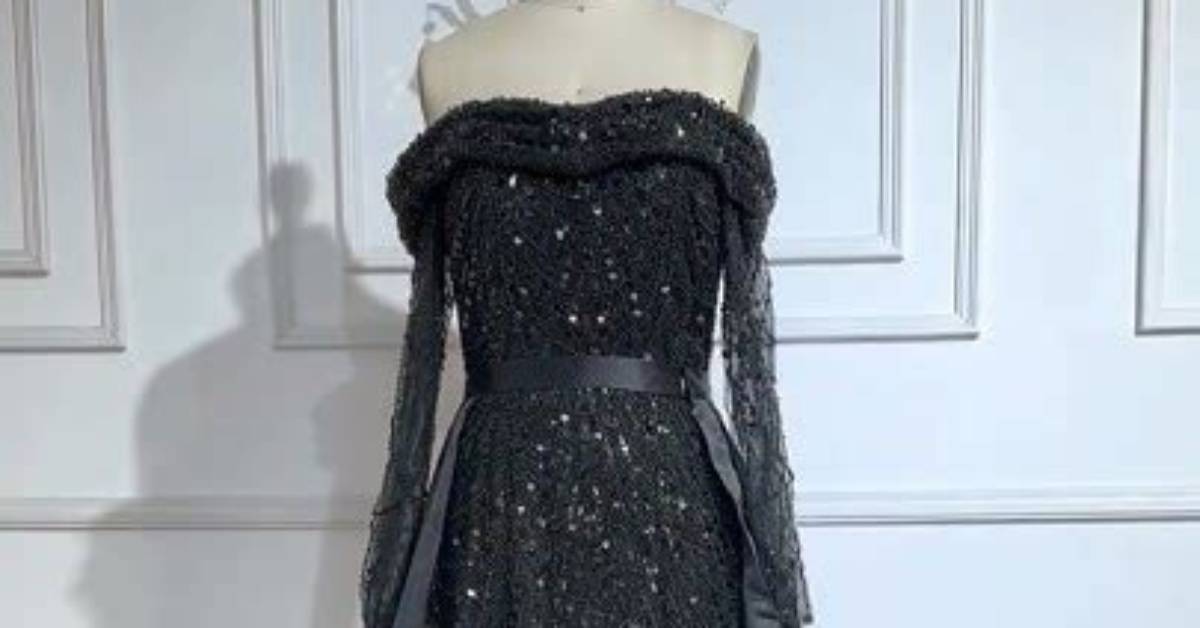 Shimmering Black Sparkles: Elevate Your Evening Look