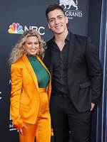 Tori Kelly Husband: Is Tori Kelly Married?
