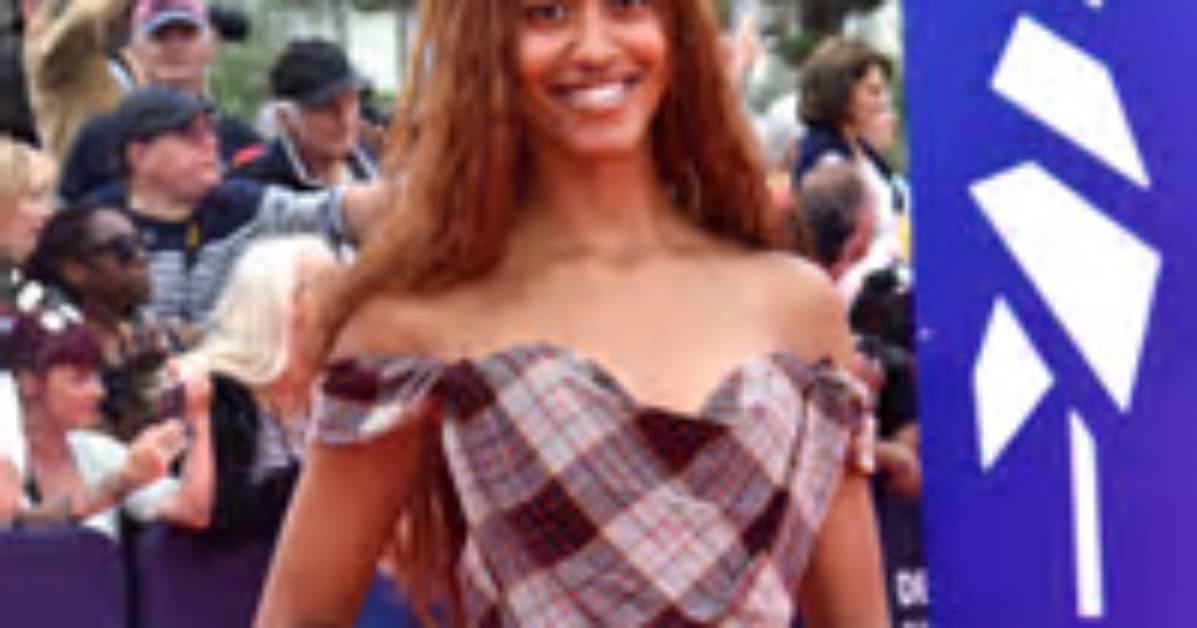 Understanding Malia Obama Pronouns: a Dive into Identity and Representation