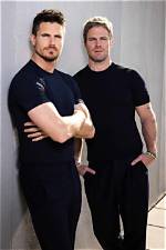 Unraveling Stephen Amell's Relationships: the Man Behind the Green Arrow