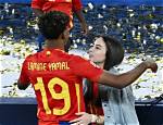 Unveiling Lamine Yamal's Spouse: a Deep Dive into the Life of a Rising Star