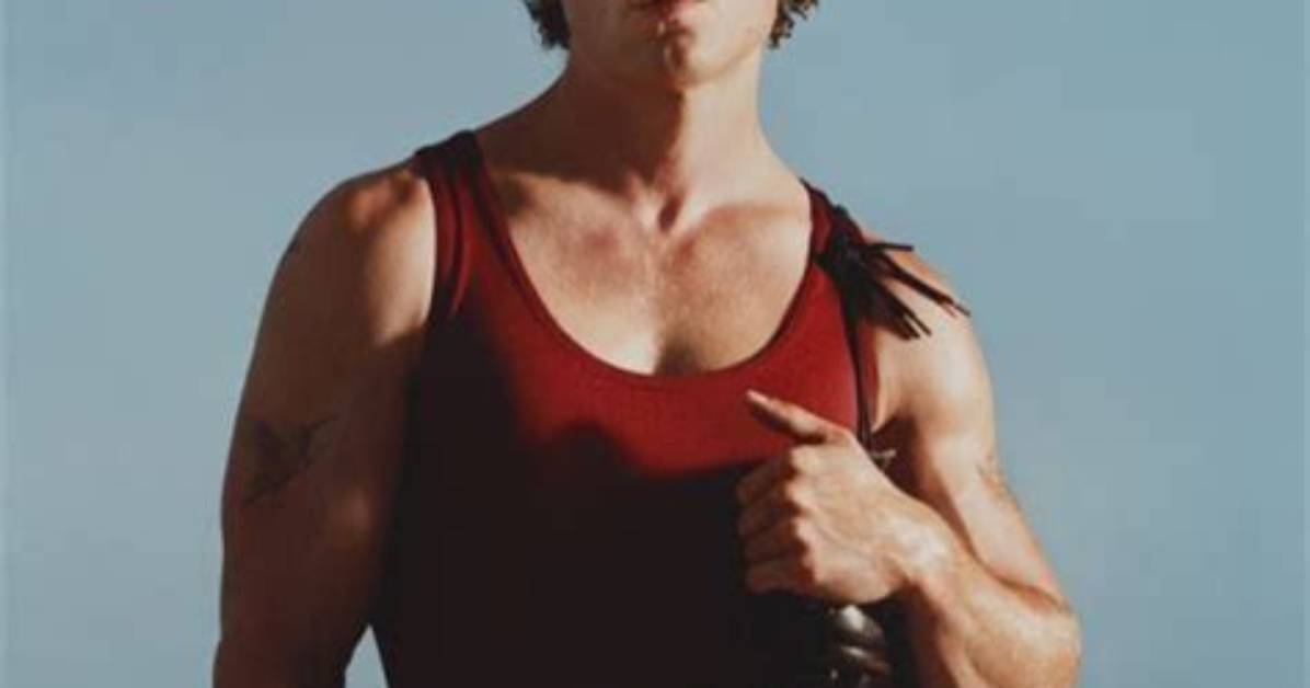 Unveiling the Intriguing Height of Jeremy Allen White